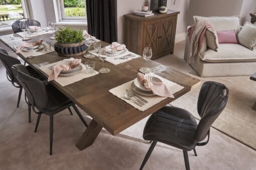 Winchester Dining Table (1.8m Extendable)