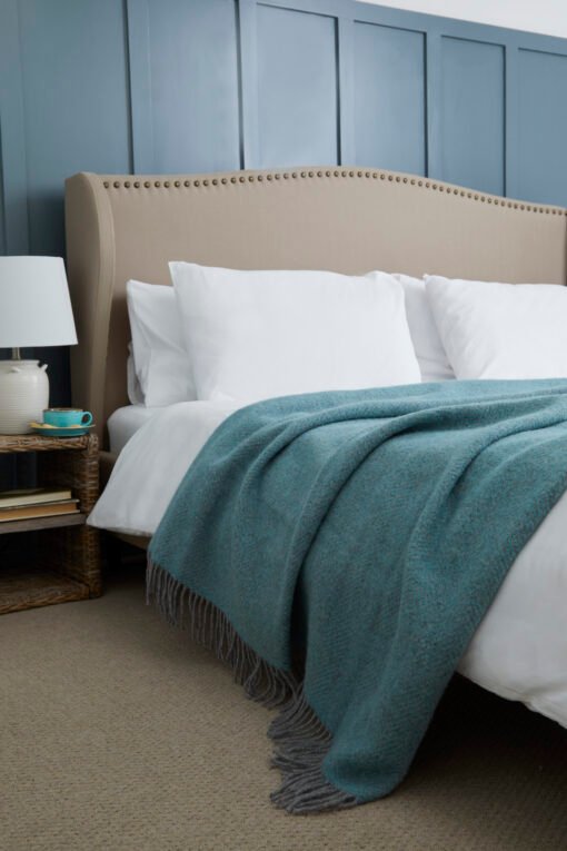 Spearmint & Grey Beehive Extra Large Pure New Wool Throw (140cm x 240cm)