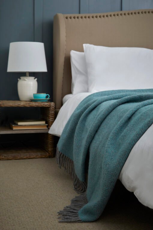 Spearmint & Grey Beehive Extra Large Pure New Wool Throw (140cm x 240cm) - Image 2