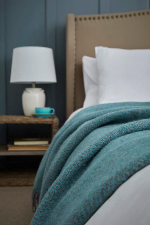 Spearmint & Grey Beehive Extra Large Pure New Wool Throw (140cm x 240cm) - Image 4