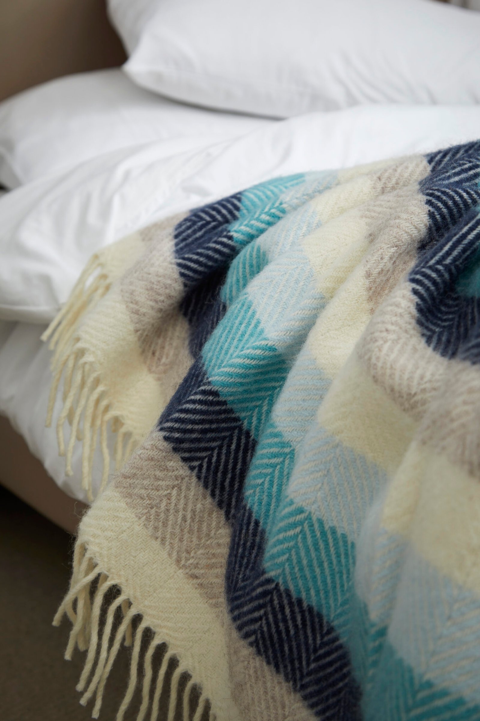 Stripe Seashore Pure New Wool Throw (150cm x 183cm) - Image 12